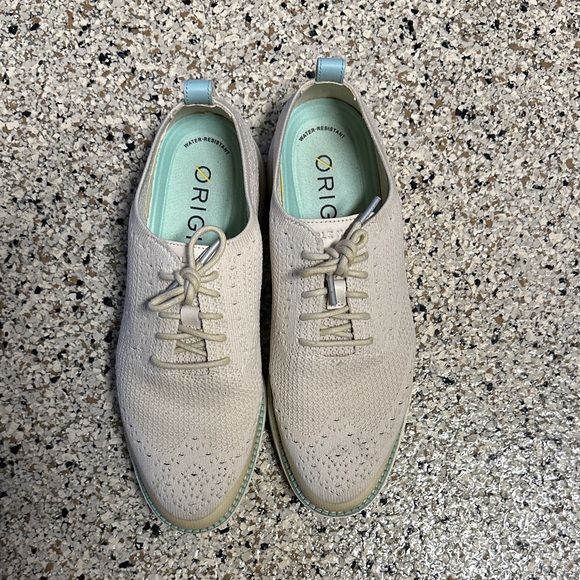 Cole Haan Cream golf Shoes - Picture 3 of 8